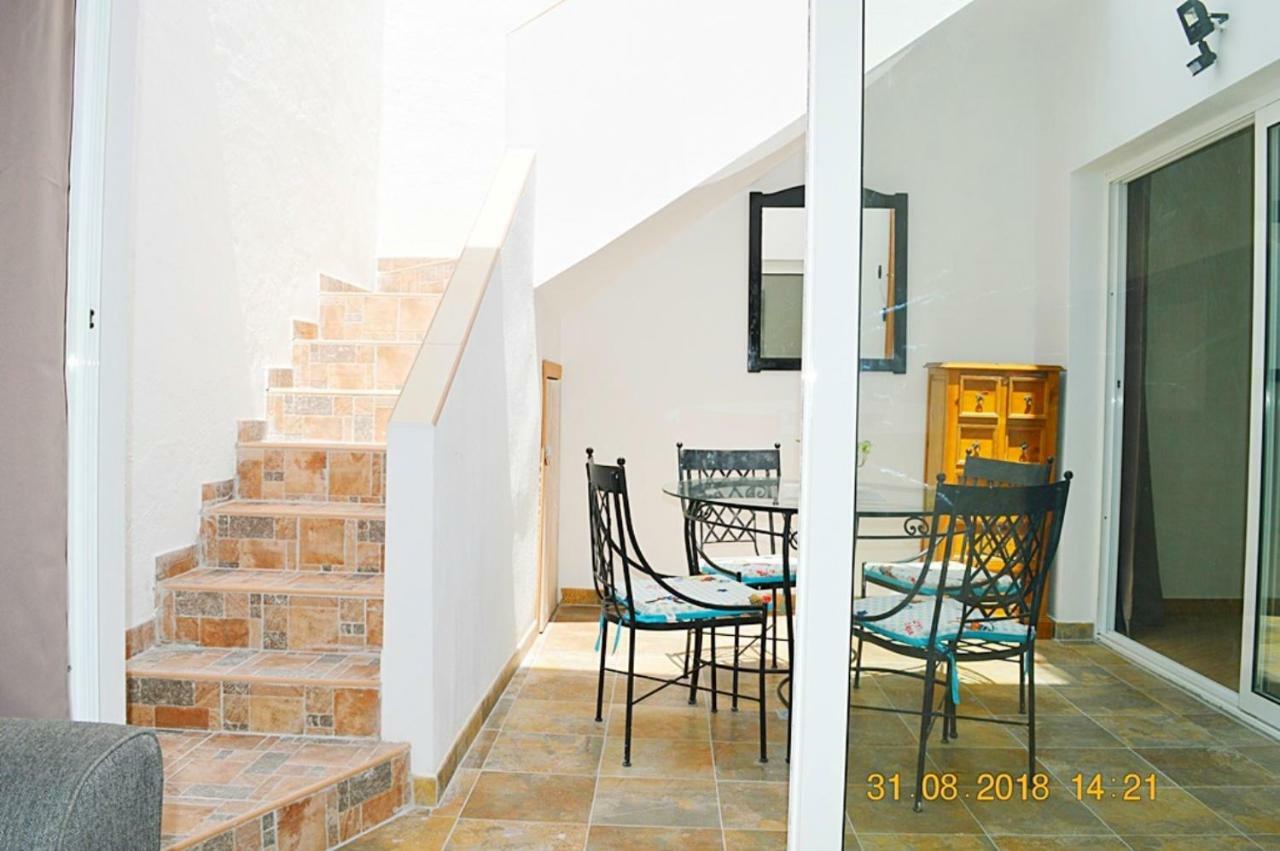 Apartment New Renovated Duplex Near The Ocean Located In Tenerife Sur *